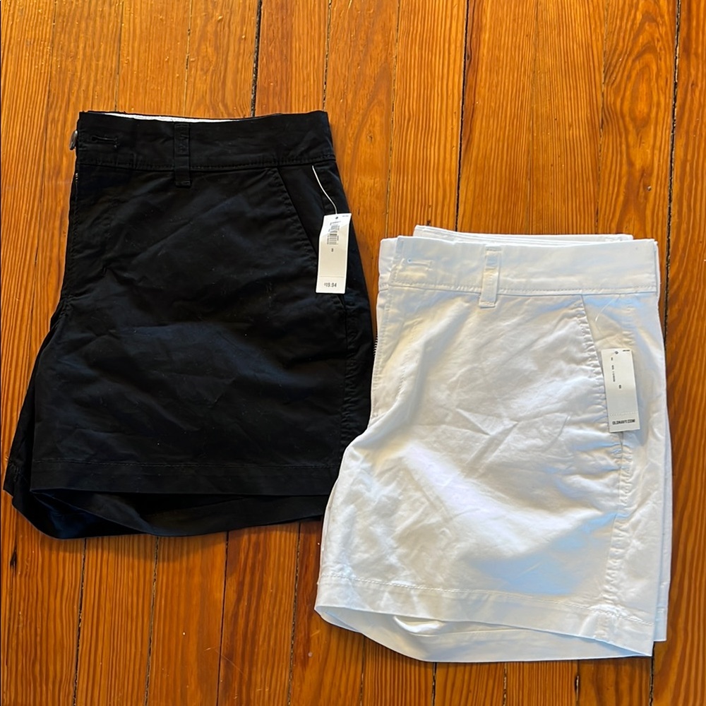 Old Navy Shorts
One black pair
One white pair
Each size 8
NWT